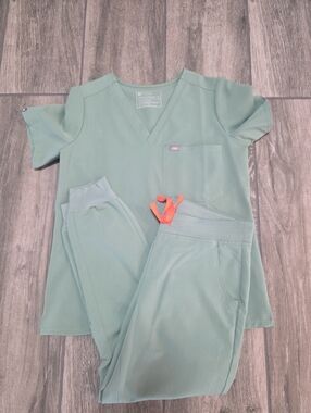 Green Figs with Orange Drawstring. M Zamora/Catarina. NEVER WORN!